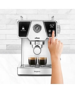 Купить Рожковая кофеварка Ufesa Bergamo серебристый  в E-mobi