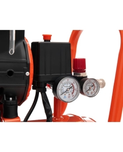 Купить Безмасляный малошумный компрессор Gigant (50 л; 8 бар; 225 л/мин) GSWK-50/1400  в E-mobi