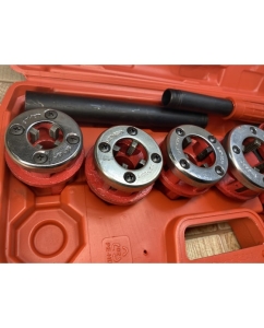 Купить Трубные клуппы FIT набор 3/8"- 1/2"- 3/4"- 1"- 1 1/4" 5 шт. 70005  в E-mobi