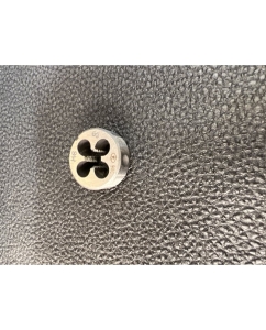 Купить Набор плашек и метчиков из 32 предметов (М3-М12, металлический кейс) Техносталь t207032  в E-mobi