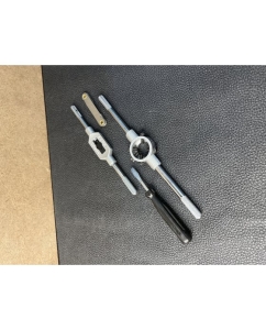 Купить Набор плашек и метчиков из 32 предметов (М3-М12, металлический кейс) Техносталь t207032  в E-mobi