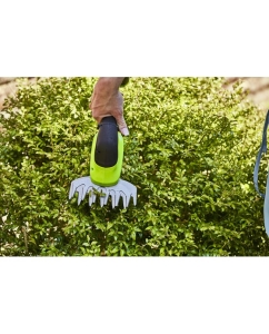 Купить Аккумуляторные садовые ножницы-кусторез GreenWorks G24SHT 24 В 1600607  в E-mobi