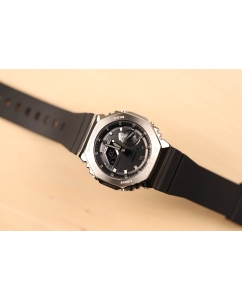 Купить Японские наручные часы Casio G-SHOCK GM-2100-1AER с хронографом  в E-mobi