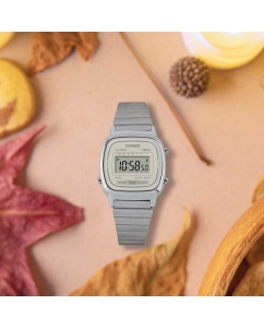 Купить Японские наручные часы Casio Vintage LA670WEA-8A с хронографом  в E-mobi