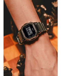 Купить Японские наручные часы Casio G-SHOCK GM-5600YM-8 с хронографом  в E-mobi
