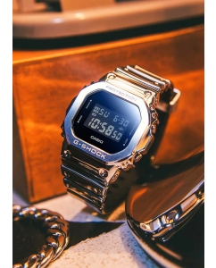 Купить Японские наручные часы Casio G-SHOCK GM-5600YM-8 с хронографом  в E-mobi