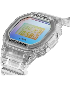 Купить Японские наручные часы Casio G-SHOCK DW-5600SRS-7 с хронографом  в E-mobi