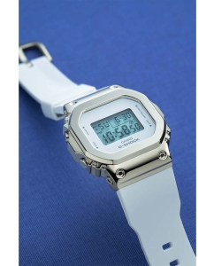 Купить Японские наручные часы Casio G-SHOCK GM-S5600G-7ER с хронографом  в E-mobi