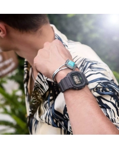 Купить Японские наручные часы Casio G-SHOCK DW-5600MNT-1 с хронографом  в E-mobi