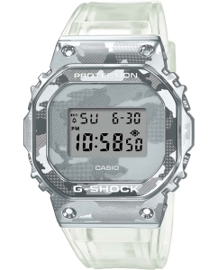 Купить Японские наручные часы Casio G-SHOCK GM-5600SCM-1ER с хронографом в E-mobi