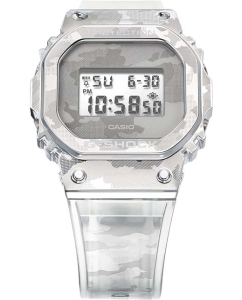Купить Японские наручные часы Casio G-SHOCK GM-5600SCM-1ER с хронографом  в E-mobi