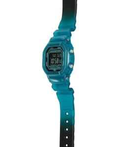 Купить Японские наручные часы Casio G-SHOCK DW-B5600G-2 с хронографом  в E-mobi