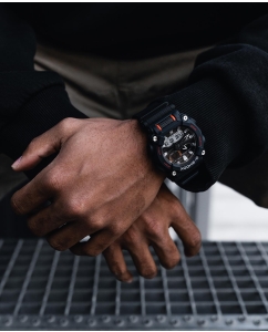 Купить Японские наручные часы Casio G-SHOCK GA-900-2AER с хронографом  в E-mobi