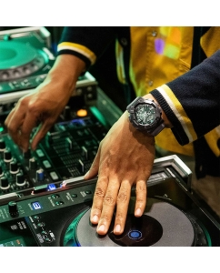 Купить Японские наручные часы Casio G-SHOCK GM-110MF-1A с хронографом  в E-mobi