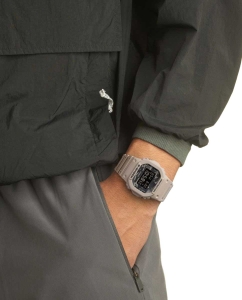 Купить Японские наручные часы Casio G-SHOCK DW-5600CA-8ER с хронографом  в E-mobi