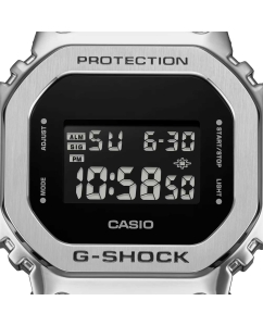 Купить Японские наручные часы Casio G-SHOCK GM-5600U-1 с хронографом  в E-mobi