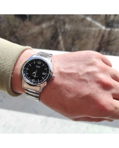 Купить Японские наручные часы Casio Edifice EF-121D-1AVEG  в E-mobi