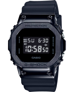 Купить Японские наручные часы Casio G-SHOCK GM-5600B-1ER с хронографом в E-mobi