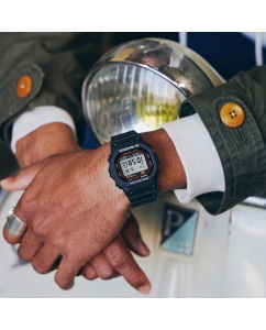 Купить Японские наручные часы Casio G-SHOCK DW-5000R-1A с хронографом  в E-mobi