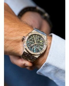 Купить Швейцарские механические наручные часы Maurice Lacroix AI6008-SS009-090-1  в E-mobi