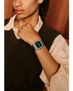 Купить Японские наручные часы Casio G-SHOCK GM-5600M-1 с хронографом  в E-mobi