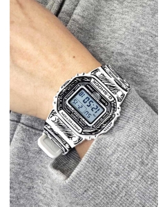 Купить Японские наручные часы Casio G-SHOCK DW-5600JV-7 с хронографом  в E-mobi