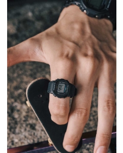 Купить Японские часы-кольцо Casio G-Shock Nano DWN-5600-1  в E-mobi