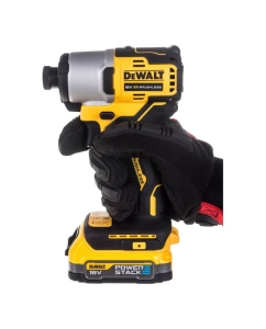 Купить Бесщеточный импульсный шуруповерт DEWALT 18 В XR батарея POWERSTACK, чемодан TSTAK DCF840E1T-XJ  в E-mobi