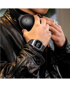 Купить Японские наручные часы Casio G-SHOCK GM-5600-1ER с хронографом  в E-mobi