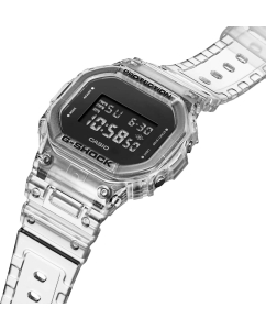 Купить Японские наручные часы Casio G-SHOCK DW-5600SKE-7ER с хронографом  в E-mobi