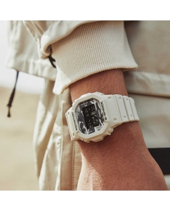 Купить Японские наручные часы Casio G-SHOCK DW-5600CA-8ER с хронографом  в E-mobi