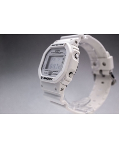 Купить Японские наручные часы Casio G-SHOCK DW-5600MW-7E с хронографом  в E-mobi